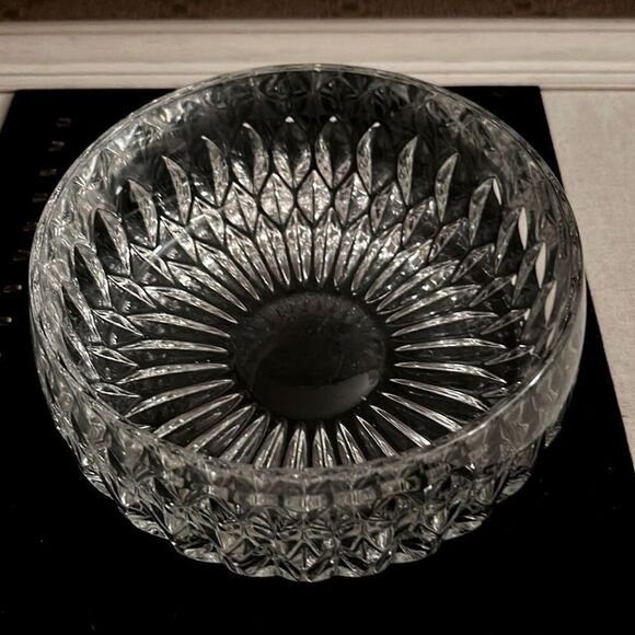 Vintage Avitra Williamsburg 8" round bowl heavy crystal - Picture 1 of 6